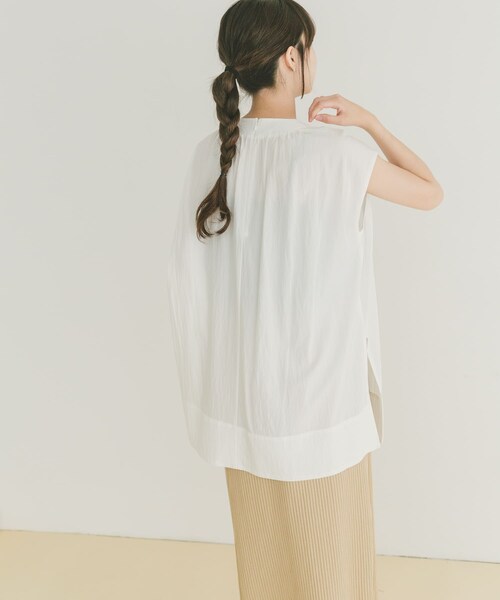 ITEMS URBANRESEARCH（アイテムズ アーバンリサーチ）の「サイドスリットフレンチブラウス（シャツ/ブラウス・レディース・RENGA/OFF/NVY・FREE）」の6枚目の写真