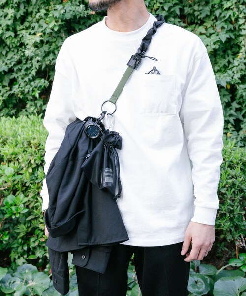 ITEMS URBANRESEARCH（アイテムズ アーバンリサーチ）の「【一部WEB限定カラー】ユーティリティループベルト（ショルダーバッグ・メンズ・BLACKxPPL/BLACK/LEMON/GREIGE/GREIGExWH/BLACKxKHK・one）」の21枚目の写真