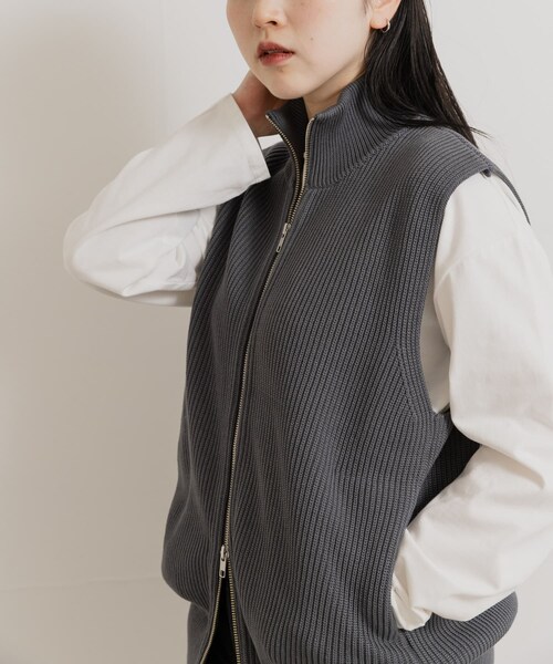 THE GOODLAND MARKET（ザグッドランドマーケット）の「米富繊維　MERCERIZED COTTON RIB VEST（ベスト・メンズ・40IVORY/12GRAY/24ORANGE・1/3）」の2枚目の写真