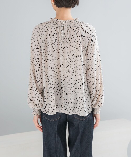 URBAN RESEARCH ROSSO（アーバンリサーチロッソ）の「『WEB/一部店舗限定』ウォッシャブルランダムドットブラウス（シャツ/ブラウス・レディース・L/BEIGE/BLACK・Free）」の18枚目の写真