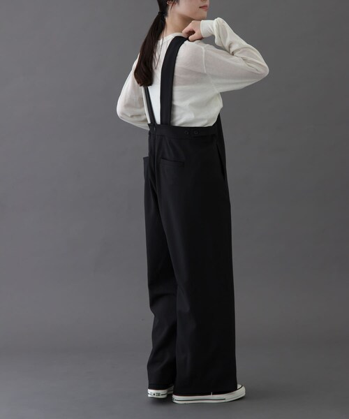 URBAN RESEARCH DOORS（アーバンリサーチドアーズ）の「FORK&SPOON　Uネックプラケットオーバーオール（ワンピース・レディース・BLACK/NAVY・1/2）」の7枚目の写真