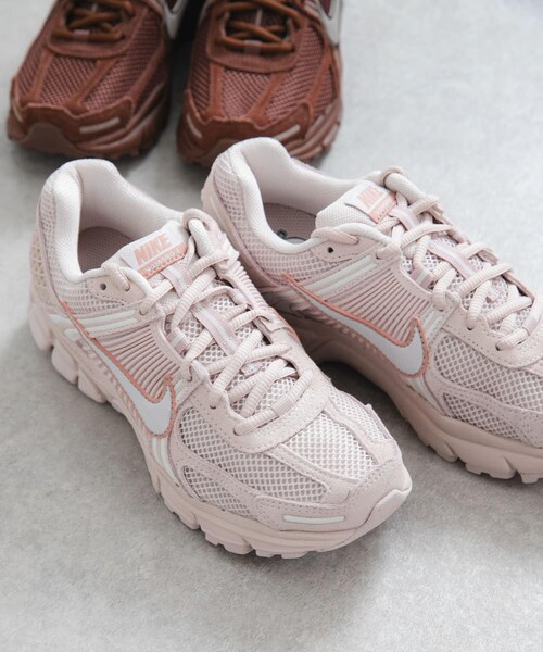 URBAN RESEARCH(アーバンリサーチ)の「NIKE ズームボメロ 5 GLD(スニーカー・レディース・F BN/M BRO/S RD/V GRR・23.5/24/24.5/25)」の20枚目の写真