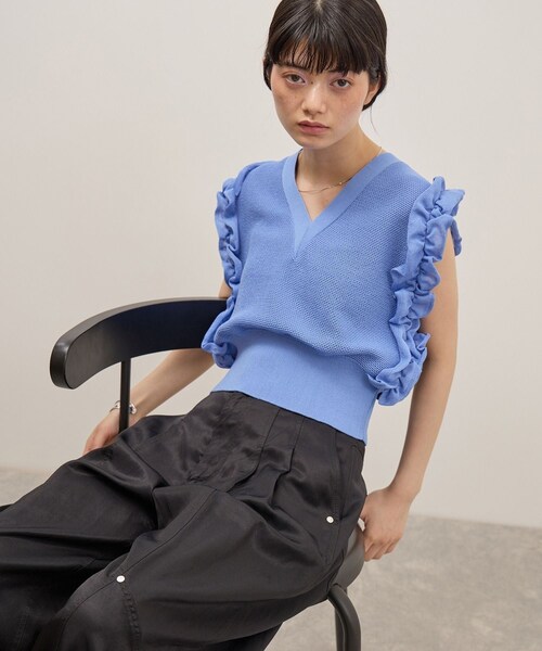 ADAM ET ROPE'(アダムエロペ)の「フリルメッシュジレ(ベスト・レディース・ブラック/ホワイト/サックス・F)」の14枚目の写真