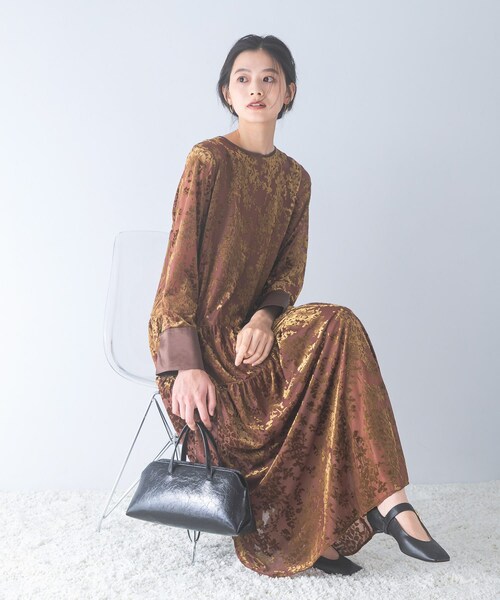 URBAN RESEARCH ROSSO（アーバンリサーチロッソ）の「『WEB/一部店舗限定』フロッキープリントティアードワンピース（ワンピース・レディース・BLACK/BROWN・Free）」の21枚目の写真