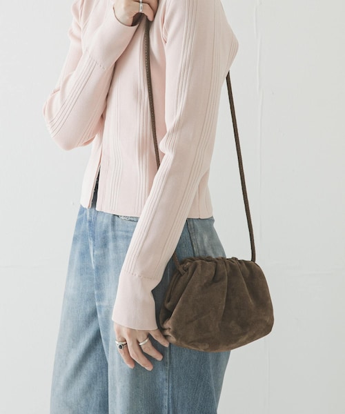 URBAN RESEARCH(アーバンリサーチ)の「レザーショルダーバッグ(ショルダーバッグ・レディース・BLACK/BROWN/SILVER・-)」の2枚目の写真