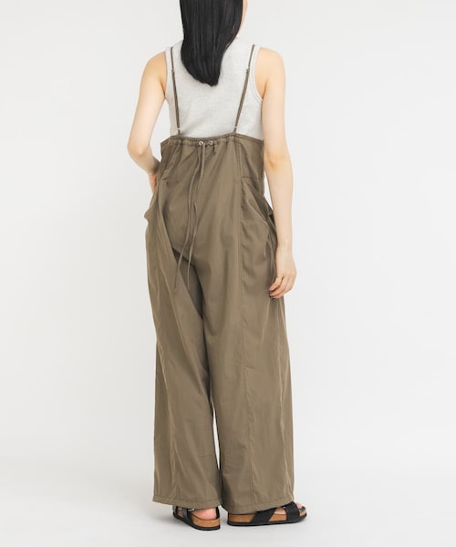 KBF（ケイビーエフ）の「ポケットディティールキャミサロペット（つなぎ/オールインワン・レディース・BLACK/BROWN/BEIGE・One）」の2枚目の写真