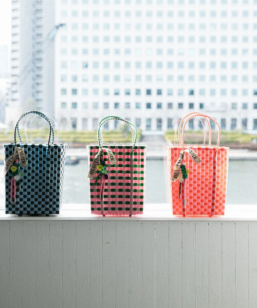 URBAN RESEARCH（アーバンリサーチ）の「HEARTMADE　Avery Everyday Tote（トートバッグ・レディース・02 O Pink/01 F Blue・-）」の8枚目の写真