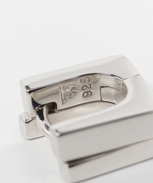 URBAN RESEARCH（アーバンリサーチ）の「TOM WOOD　Step Huggies（ピアス（両耳用）・レディース・Silver・-）」の5枚目の写真