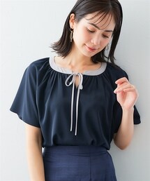 7days Life Styling | ストレッチパウダーサテン配色リボン半袖ブラウス（しわになりにくい・速乾・洗濯機OK・UVカット）＜大きいサイズ有＞(シャツ/ブラウス)
