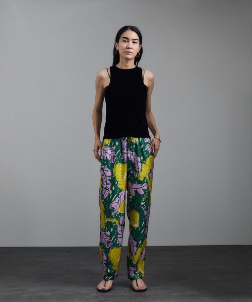 ADAM ET ROPE'（アダムエロペ）の「【BANANATIME（バナナタイム）】EASY PANTS / イージーパンツ（その他パンツ・レディース・ベージュ系/グリーン系/ピンク系・XS）」の11枚目の写真