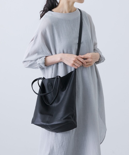 かぐれ（カグレ）の「Morphee　3WAY MEDIUM TOTE (LONG)（トートバッグ・レディース・BLACK・M）」の2枚目の写真