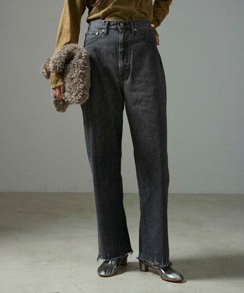 ADAM ET ROPE'（アダムエロペ）の「【KURO for SALON（クロ）】別注OPTIMA WASH/デニムパンツ（デニムパンツ・レディース・ブラック/ブルー系・24/25/26/27/28）」の19枚目の写真