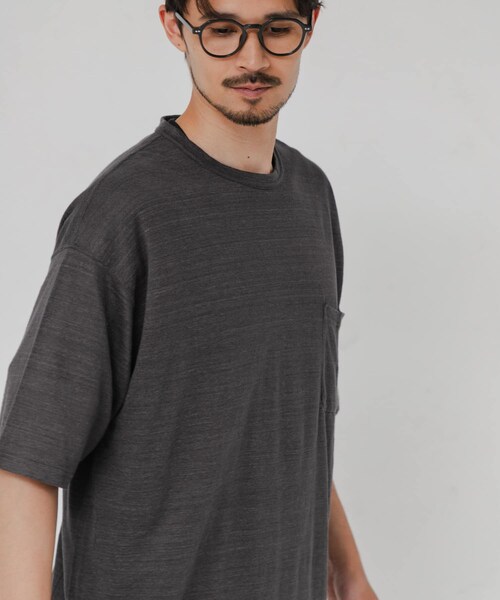 URBAN RESEARCH(アーバンリサーチ)の「『別注』YLEVE×URBAN RESEARCH LINEN POCKET T-SHIRTS(Tシャツ/カットソー・メンズ・BRIC/CHARCOAL/ECRU・4/5)」の13枚目の写真