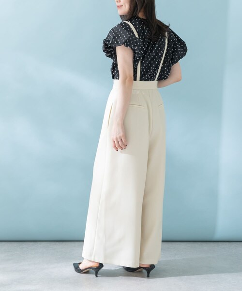 URBAN RESEARCH ROSSO（アーバンリサーチロッソ）の「サス付きタックワイドパンツ（その他パンツ・レディース・white/black・36/38）」の7枚目の写真