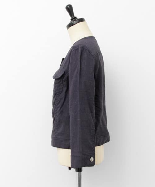 URBAN RESEARCH（アーバンリサーチ）の「リネンレーヨンシャツジャケット（ノーカラージャケット・レディース・WHT/NVY・FREE）」の9枚目の写真
