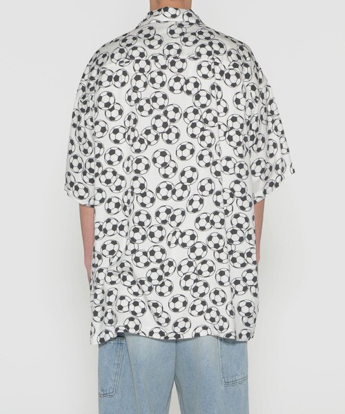 URBAN RESEARCH(アーバンリサーチ)の「LOTTO SOCCER BALL PRINT SHIRTS(シャツ/ブラウス・メンズ・WHITE/BLACK・M/L/XL/XXL)」の4枚目の写真