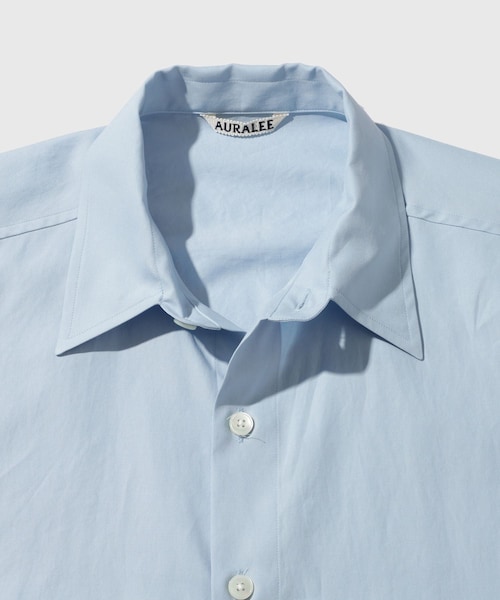 ADAM ET ROPE'(アダムエロペ)の「【AURALEE/オーラリー】WASHED FINX TWILL BIG HALF SLEEVED SHIRT(シャツ/ブラウス・メンズ・ホワイト/キナリ/カーキ/ブルー系・3/4)」の11枚目の写真