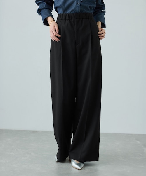 ROPE'（ロペ）の「トリアセツイル ワンタックイージーワイドパンツ(デニムライク)/イージーケア・セットアップ対応（スラックス・レディース・ブラック/ネイビー系・36/38/40）」の2枚目の写真
