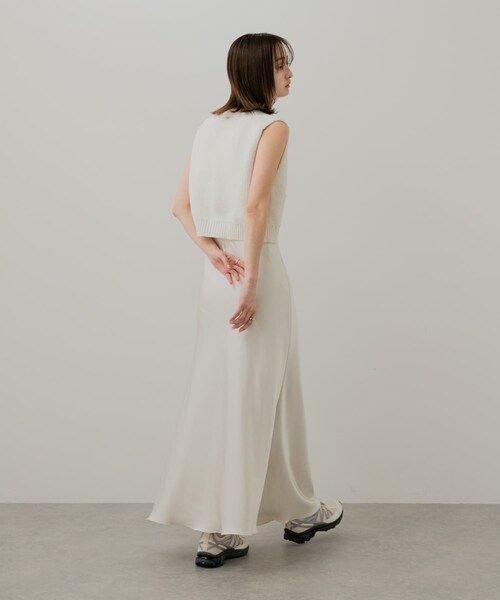 SENSE OF PLACE by URBAN RESEARCH（センスオブプレイスバイアーバンリサーチ）の「クロップドニットベスト（ベスト・レディース・IVORY/CHARCOAL/NAVY・one）」の9枚目の写真