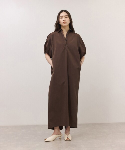 ADAM ET ROPE'（アダムエロペ）の「ハーフスリーブタフタワンピース（シャツワンピース・レディース・ブラック/ダークブラウン・F）」の4枚目の写真
