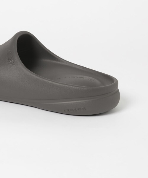 URBAN RESEARCH（アーバンリサーチ）の「MBT　SENSOR SANDAL（サンダル・レディース・BLACK/ARMY GREEN/METALLIC P・7/8）」の12枚目の写真