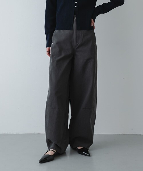SENSE OF PLACE by URBAN RESEARCH(センスオブプレイスバイアーバンリサーチ)の「バレルレッグチノパンツ(チノパンツ・レディース・IVORY/Y.BEIGE/CHARCOAL・S/M/L)」の16枚目の写真