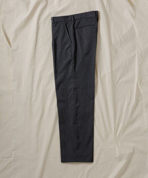 ADAM ET ROPE'(アダムエロペ)の「【WILD LIFE TAILOR】WOOL GABARDINE STRAIGHT SLACKS(スラックス・メンズ・ブラック/グレー・L/M)」の6枚目の写真