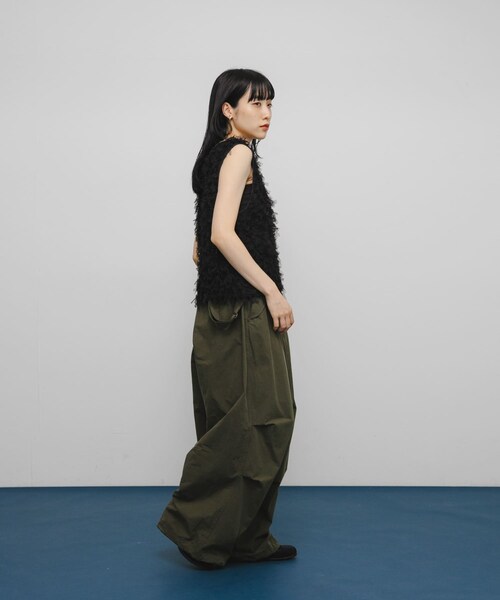 KBF（ケイビーエフ）の「チュールフリンジトップス（ベスト・レディース・IVORY/BLACK・one）」の21枚目の写真