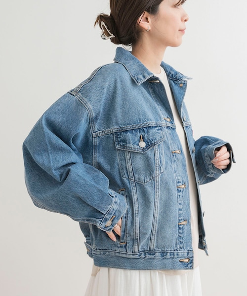 URBAN RESEARCH DOORS（アーバンリサーチドアーズ）の「Levi’s　90s TRUCKER（デニムジャケット・レディース・ライトインディゴ/ブラック・S）」の3枚目の写真