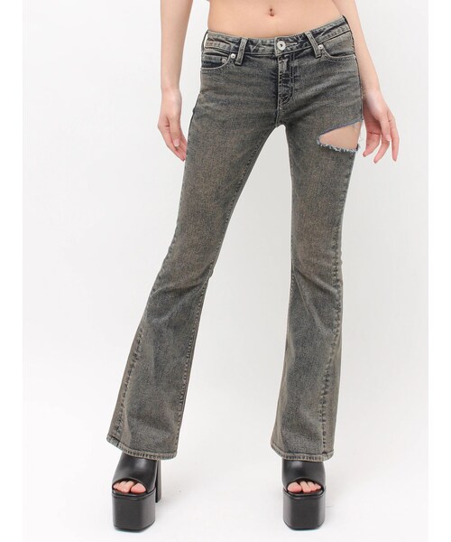 GYDA(ジェイダ)の「ジャストウエストsacred edge crossポケットSIDE RIPPEDデニムフレアパンツ(デニムパンツ・レディース・アイスブルー/インディゴ・XS/S/M)」の10枚目の写真