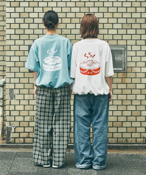URBAN RESEARCH（アーバンリサーチ）の「551蓬莱×UR　ドロストショートスリーブTシャツ（Tシャツ/カットソー・レディース・OFF/CHARCOAL/ICE BLUE・S/M/L/XL）」の6枚目の写真