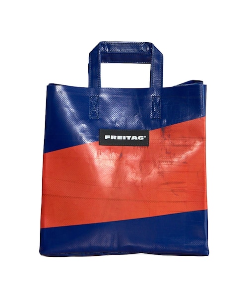 bonjour records(ボンジュールレコーズ)の「FREITAG/フライターグ SONNY SHOPPING BAG SMALL(トートバッグ・レディース・ブラック/ブラック系/スミクロ/チャコール/グレー/ライトグレー/グレー系/ホワイト/キャメル/キャメル系/ベージュ/グリーン・F)」の3枚目の写真