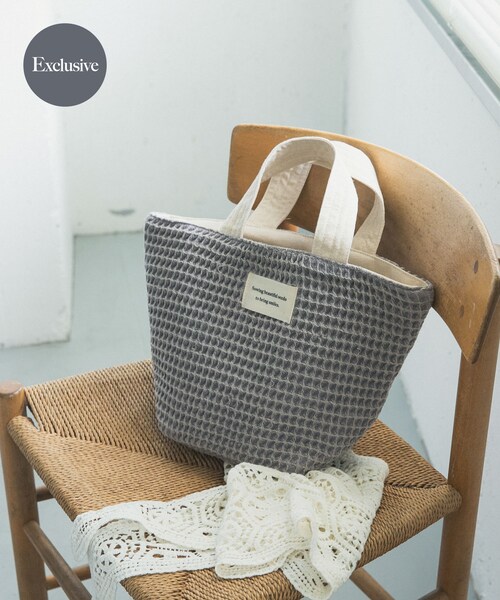 URBAN RESEARCH DOORS（アーバンリサーチドアーズ）の「『別注』beej×DOORS　ワッフルトートバッグ（トートバッグ・レディース・OFF/GRAY・One）」の3枚目の写真
