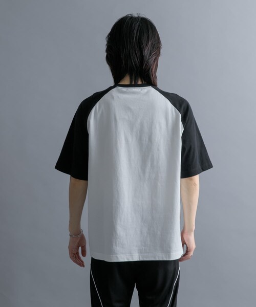 SENSE OF PLACE by URBAN RESEARCH(センスオブプレイスバイアーバンリサーチ)の「『別注』SHUHEI KOKI×SENSE OF PLACE ラグランTシャツ(Tシャツ/カットソー・メンズ・WHT×BLK/CHA×BLK/WHT×L.BLU・M/L)」の16枚目の写真