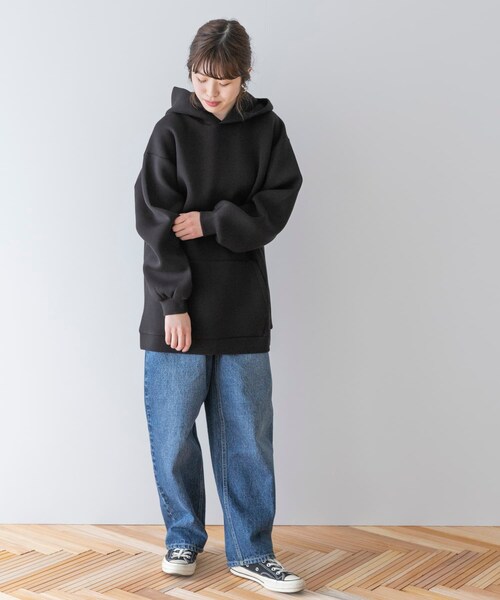 ITEMS URBANRESEARCH（アイテムズ アーバンリサーチ）の「ダンボールニットBIGパーカー（パーカー・レディース・LIGHT BLUE/WHITE/BLACK・one）」の19枚目の写真