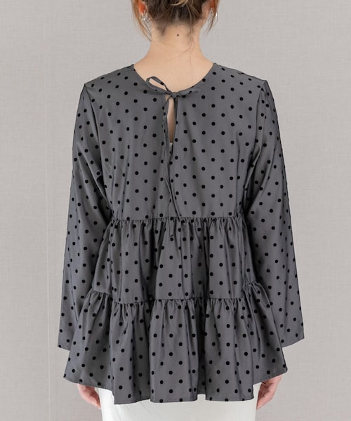 URBAN RESEARCH ROSSO（アーバンリサーチロッソ）の「TORRAZZO DONNA　Polka Dots Tiered Blouse（シャツ/ブラウス・レディース・GRAY・FREE）」の7枚目の写真