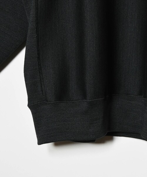 ADAM ET ROPE'（アダムエロペ）の「【blurhms】C/A Sweat P/O Crewneck（スウェット・メンズ・ブラック・2/3）」の8枚目の写真