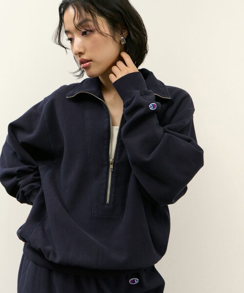 ADAM ET ROPE'(アダムエロペ)の「【Champion for ADAM ET ROPE'】別注 SWEAT HALF ZIP(スウェット・レディース・オフホワイト/ブラウン系/ネイビー・F)」の3枚目の写真