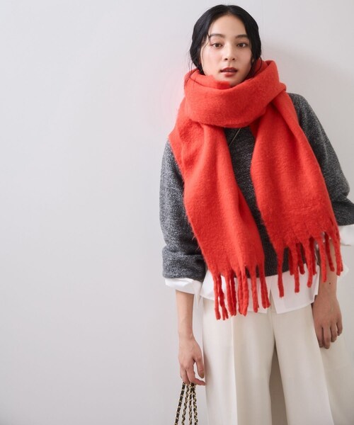 VIS（ビス）の「ふわふわフリンジマフラー/静電気防止（マフラー・レディース・ライトグレー/キナリ/ベージュ/ブルー/レッド/ピンク系・F）」の13枚目の写真