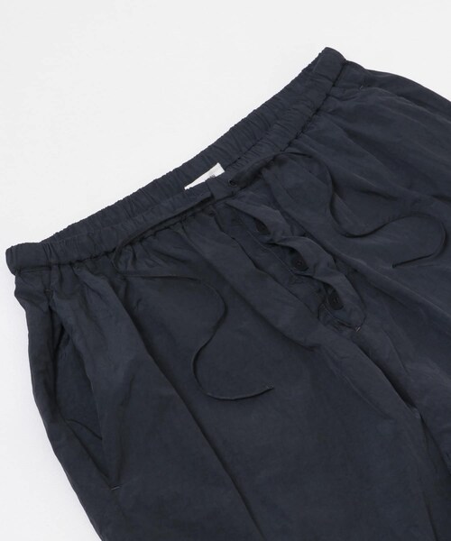 URBAN RESEARCH(アーバンリサーチ)の「ATON HANDDYED NYLONOVER PANTS(その他パンツ・メンズ・075 NAVY/105 BLK・4/6)」の18枚目の写真