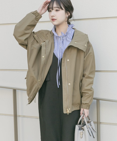 ITEMS URBANRESEARCH（アイテムズ アーバンリサーチ）の「『イージーケア』撥水マウンテンパーカー（マウンテンパーカー・レディース・K.BEG/BLK/ECRU・Free）」の5枚目の写真