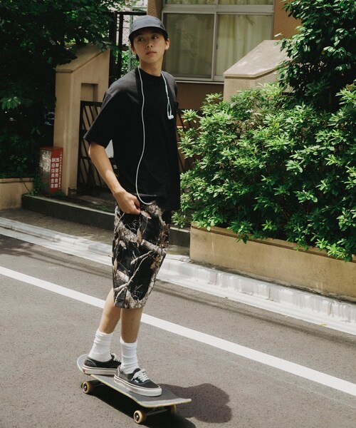 URBAN RESEARCH(アーバンリサーチ)の「LQQK Studio SMILEY LOGO POCKET TEE(Tシャツ/カットソー・メンズ・BLACK・M/L/XL)」の4枚目の写真