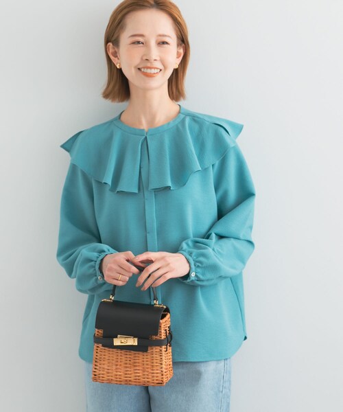 URBAN RESEARCH ROSSO（アーバンリサーチロッソ）の「楊柳フリルブラウス（シャツ/ブラウス・レディース・blue/white/beige・FREE）」の4枚目の写真