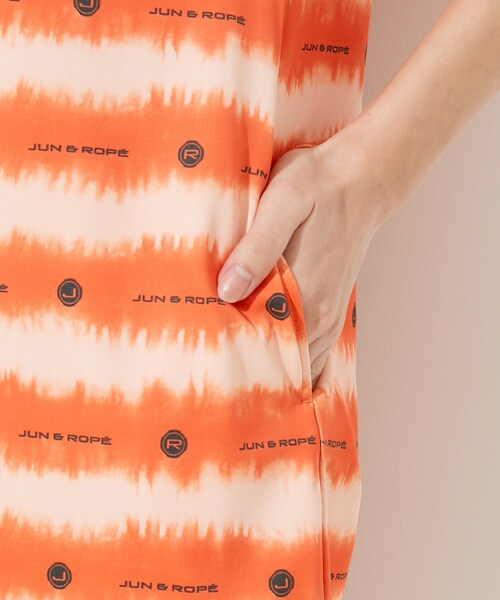 ROPE'（ロペ）の「【UV】【吸水速乾】タイダイプリントノースリーブワンピース（ワンピース・レディース・ブラック/ネイビー/オレンジ・L/M/S）」の14枚目の写真