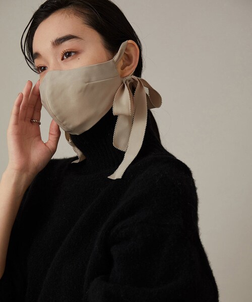 ADAM ET ROPE'（アダムエロペ）の「【トロワズィエムチャコ】リボンマスク（その他・レディース・ブラック/グレー系/ダークブラウン/サックス/クリーム・F）」の3枚目の写真