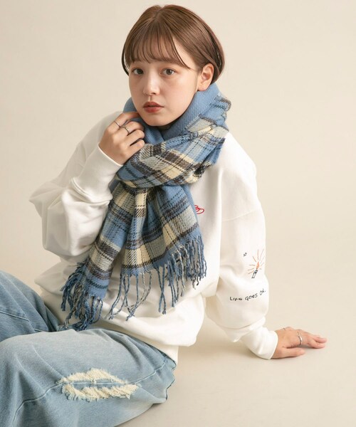 KBF（ケイビーエフ）の「リバーシブルチェックストール（マフラー・レディース・BLUE/BEIGE/BURGUNDY・one）」の11枚目の写真