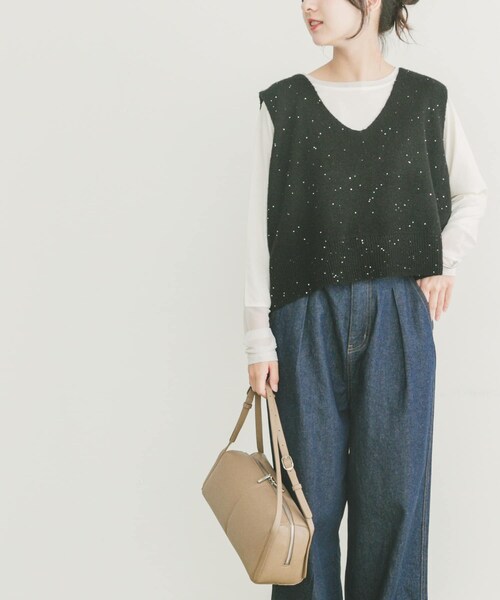 ITEMS URBANRESEARCH(アイテムズ アーバンリサーチ)の「スパンコールVネックニットベスト(ニット/セーター・レディース・BRN/WHT/BLK・FREE)」の15枚目の写真