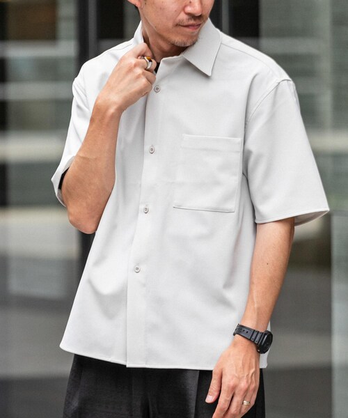 ITEMS URBANRESEARCH（アイテムズ アーバンリサーチ）の「ドライタッチ レギュラーカラー 半袖シャツ（シャツ/ブラウス・メンズ・IVO/MNT/BLU/CHA・M/L）」の6枚目の写真