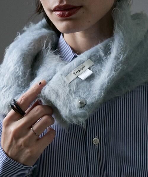 ADAM ET ROPE'（アダムエロペ）の「【公式サイト限定】【THROW（スロー）】Tekla_shaggy snood（ストール/ショール・レディース・ベージュ系/ブルー系・F）」の6枚目の写真