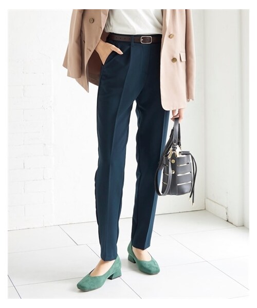 nissen（ニッセン）の「大きいサイズ こなれBEAUTYストレッチテーパードパンツ（ゆったりヒップ）(選べる２レングス)（パンツ・レディース・スモーキーグリーン/グレイッシュブルー/ネイビー/黒/オフホワイト・L/LL/3L/4L/5L/6L/8L/10L）」の10枚目の写真